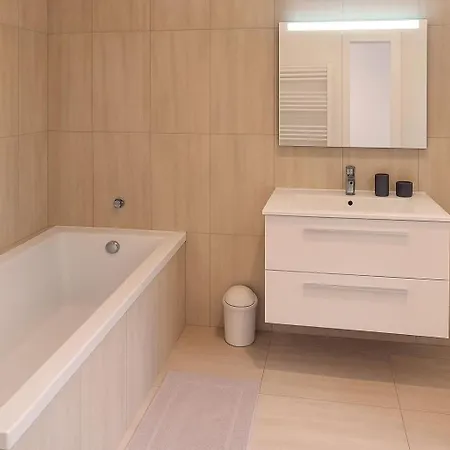 Di Favona 4 Piscine Privee *