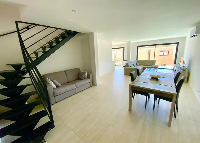 Di Favona 4 Piscine Privee